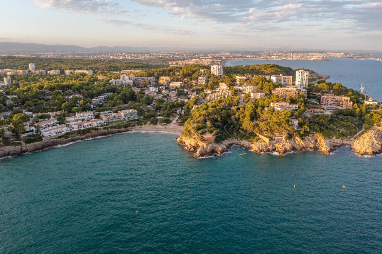 Beach Front Retro Hideaway In Salou Kültér fotó